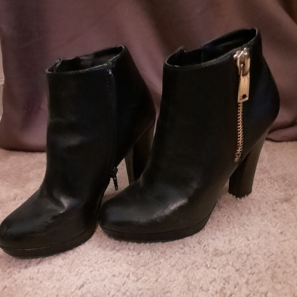 Candies heeled booties sz 7.5